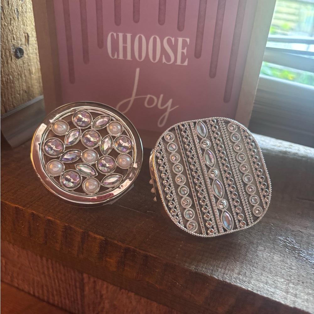 Rhinestone Round Bath & Bodywork’s Car Air Freshener Clips